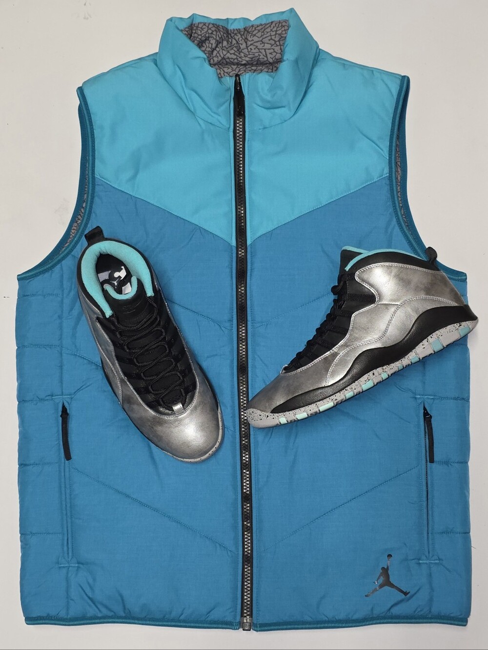 JORDAN 10 RETRO 'LADY LIBERTY' SZ 11 JORDAN REVERSIBLE "ELEPHANT PRINT" VEST L